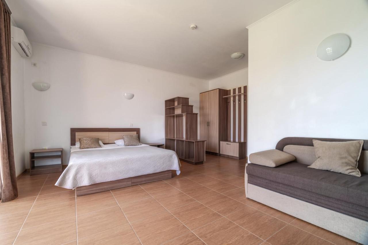 Hotel Пальмира Kobleve Exteriér fotografie